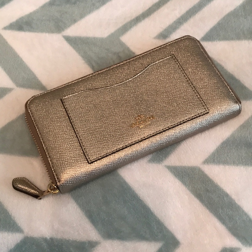 Coach Gold Wallet ❤️